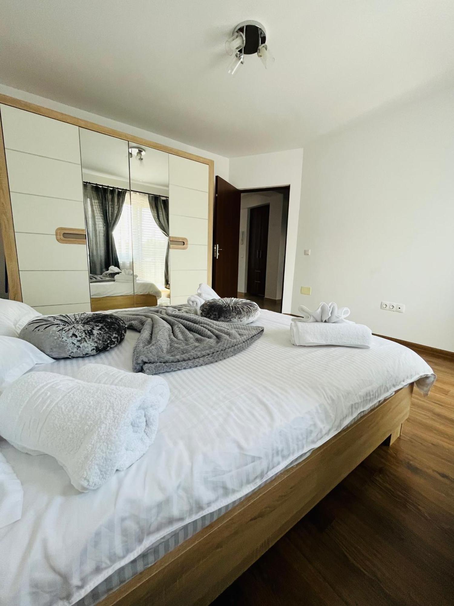 Green Apartaments เซอร์เนช ภายนอก รูปภาพ