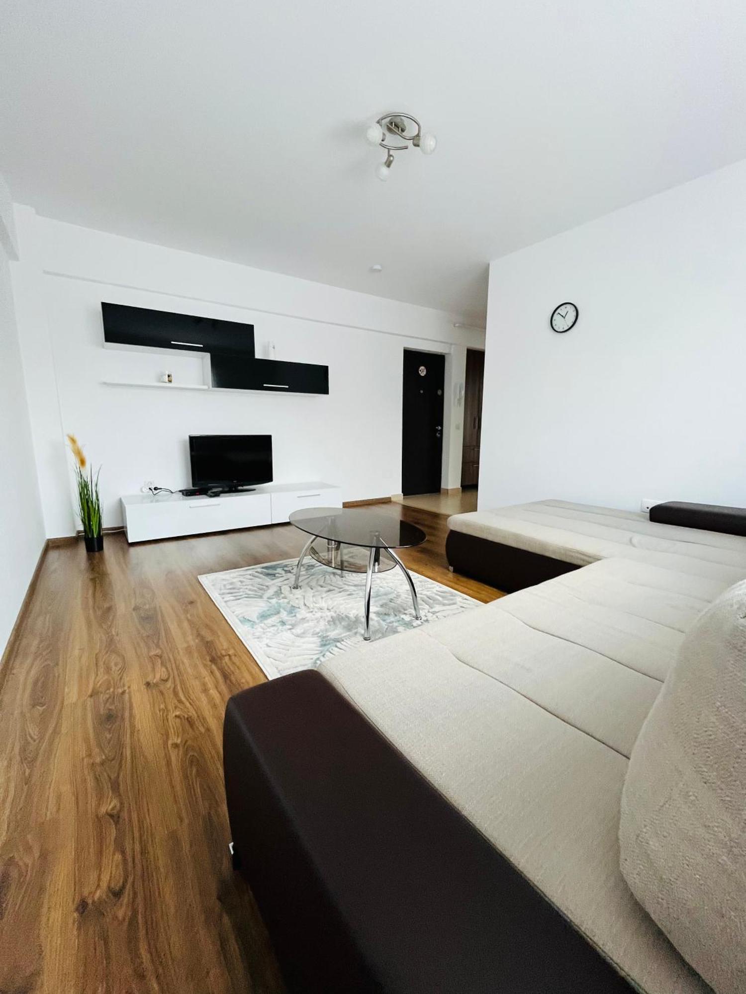 Green Apartaments เซอร์เนช ภายนอก รูปภาพ