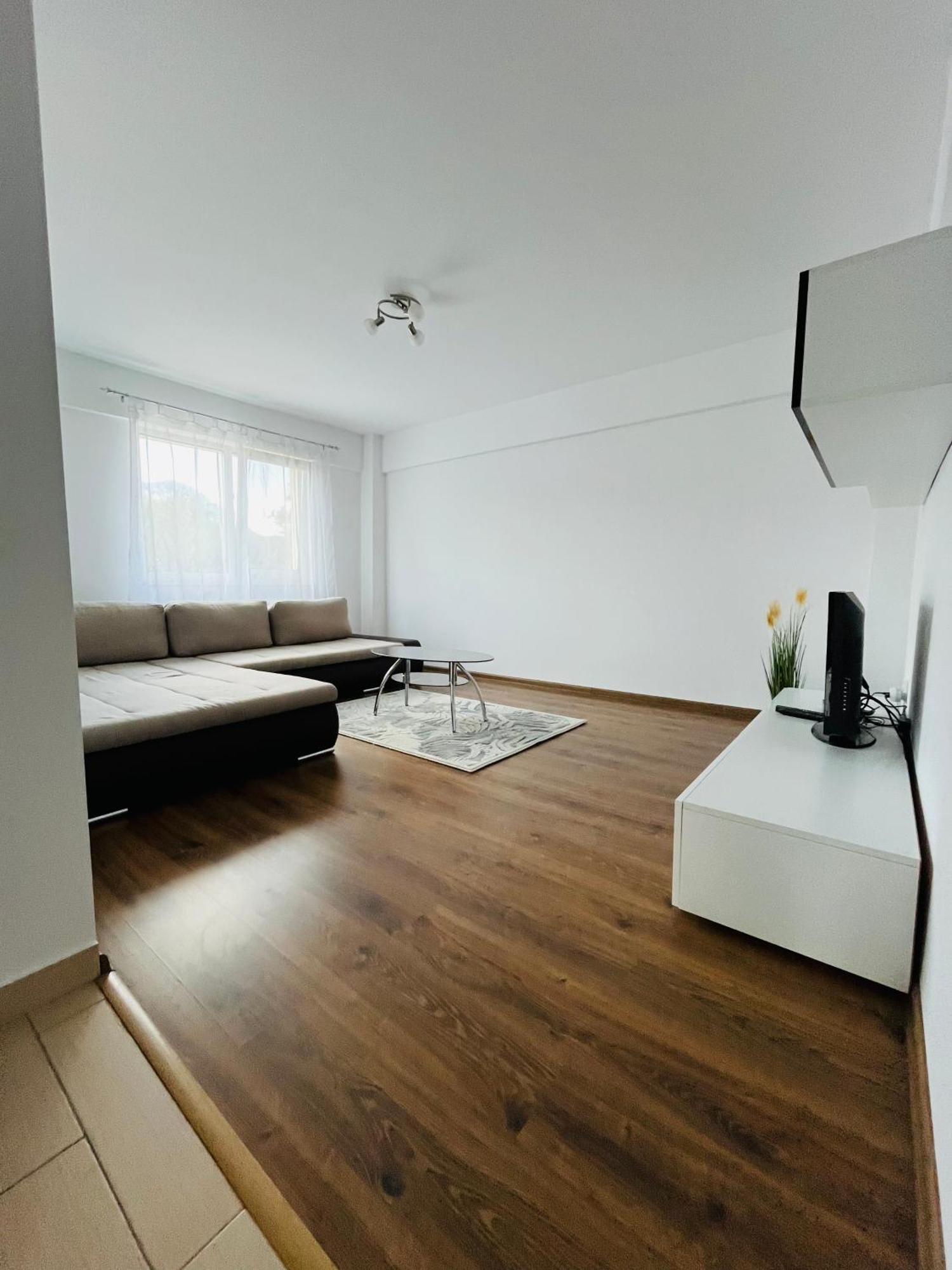 Green Apartaments เซอร์เนช ภายนอก รูปภาพ