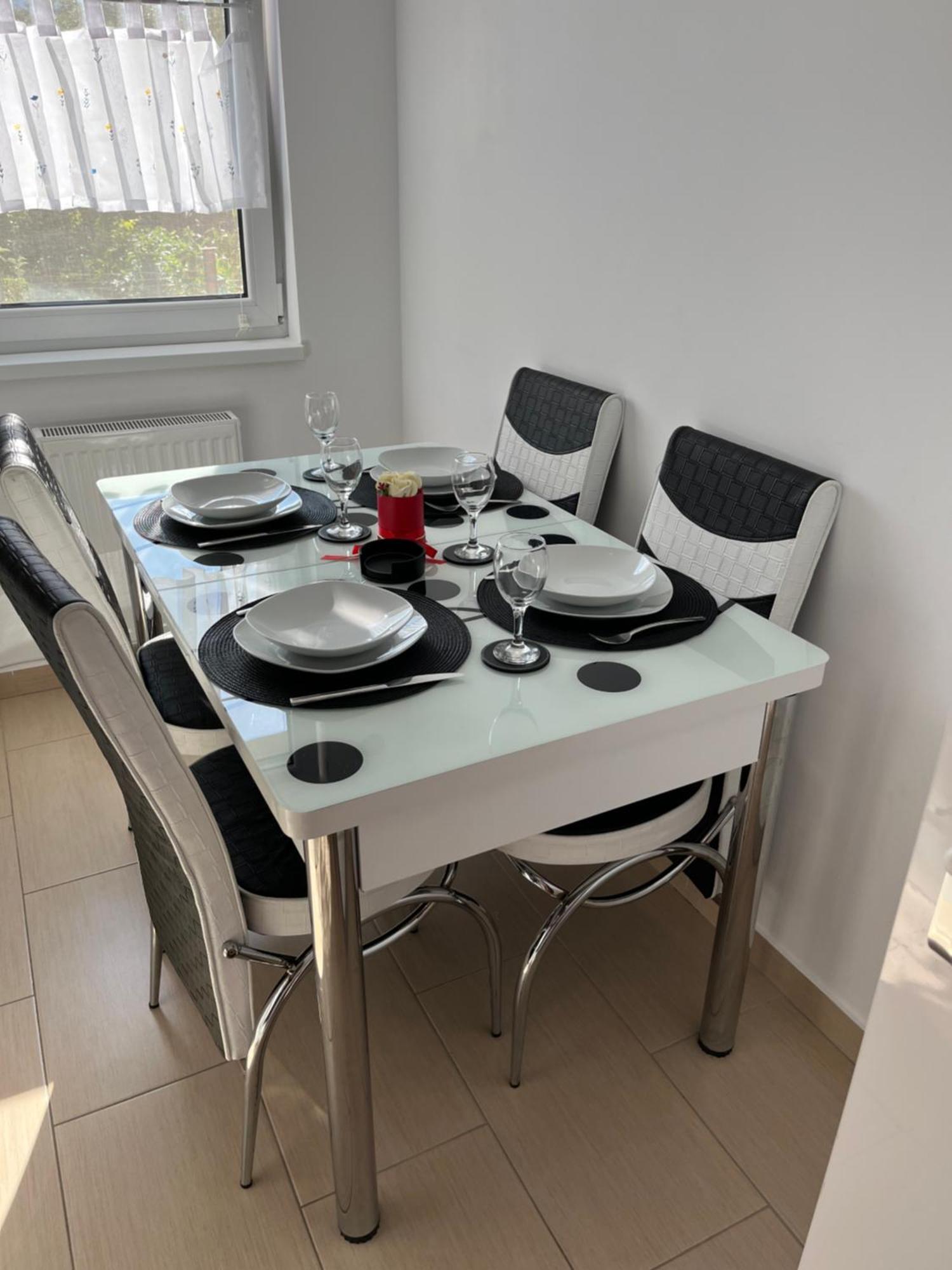 Green Apartaments เซอร์เนช ภายนอก รูปภาพ